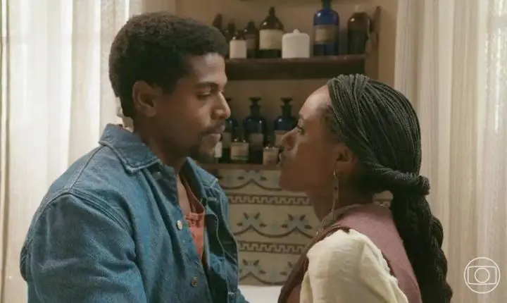 Tonho confronta Alika por ciúmes de Omar na novela A Nobreza do Amor