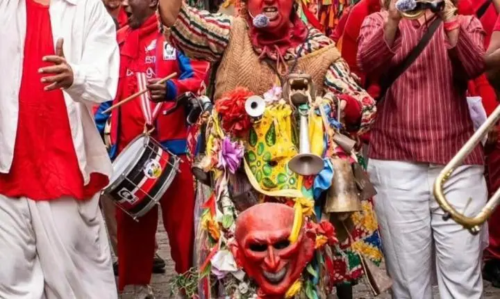 Um cortejo artístico com a bênção da Padroeira do Brasil