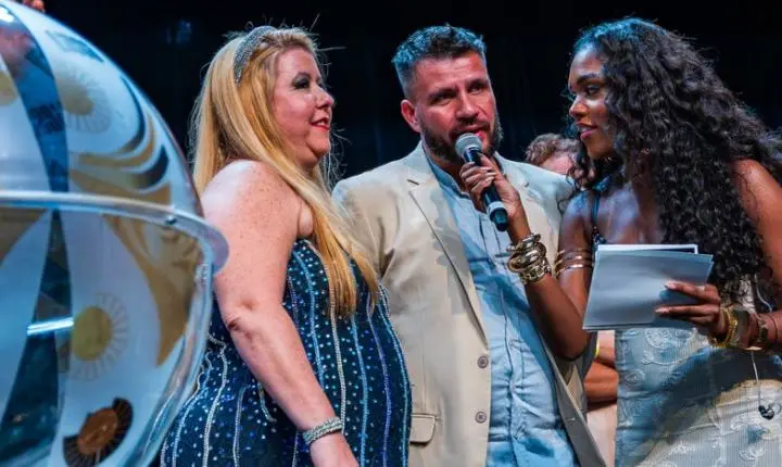 Unidos da Tijuca celebra posição na segunda-feira e almeja 