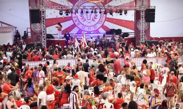 Unidos de Padre Miguel inicia projeto para o Carnaval 2027 com feijoada e a presença da Viradouro