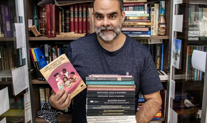 Professor conquista o Prêmio Jabuti com obra sobre racismo na infância