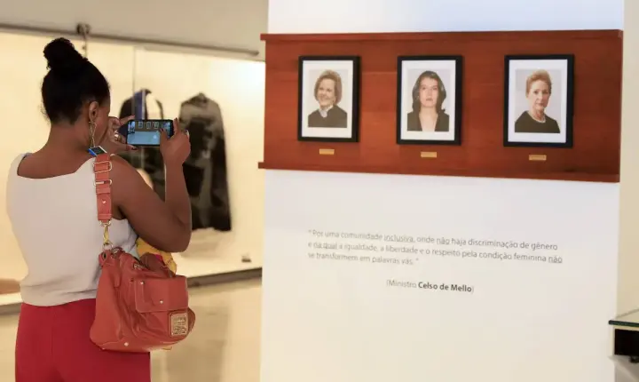 Movimentos sociais cobram de Lula nomeação de mulher negra no STF