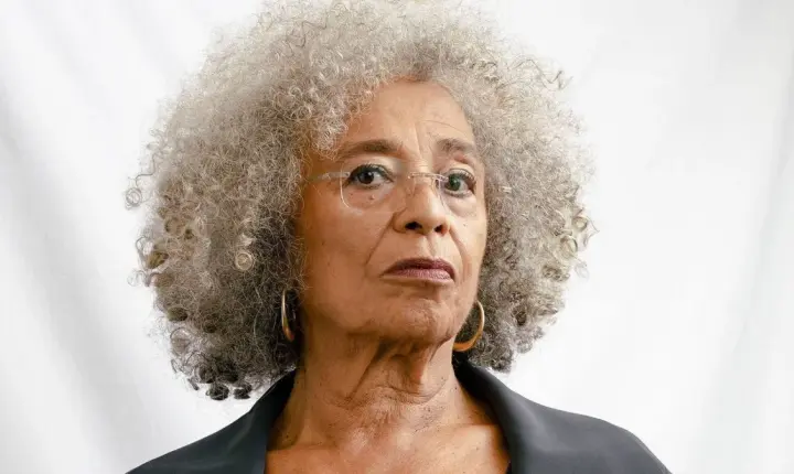 Angela Davis e o impacto histórico de suas ideias no feminismo negro