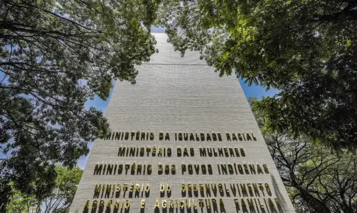 Governo exige apuração sobre crime de racismo em ato político no Rio