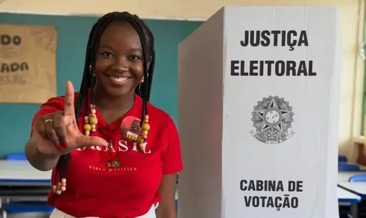Conheça Ana Elisa, influenciadora de 21 anos eleita deputada federal por Minas Gerais