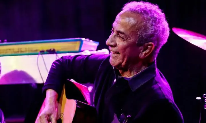 Zé Carlos Medeiros recebe nomes de peso da MPB e família em novo single 